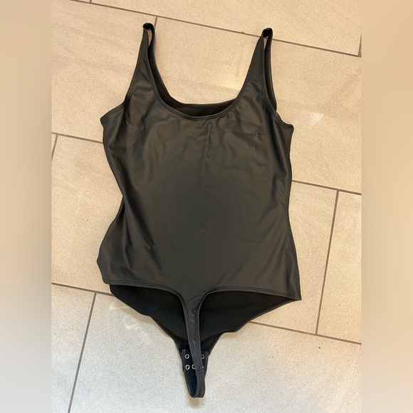 Yummie Bodysuit - Size XL - Picture 2 of 4